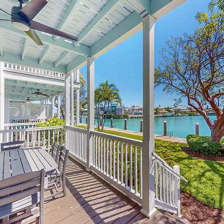 Villa Coastal Bliss